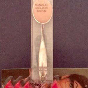 Handled Silicone Makeup Sponge